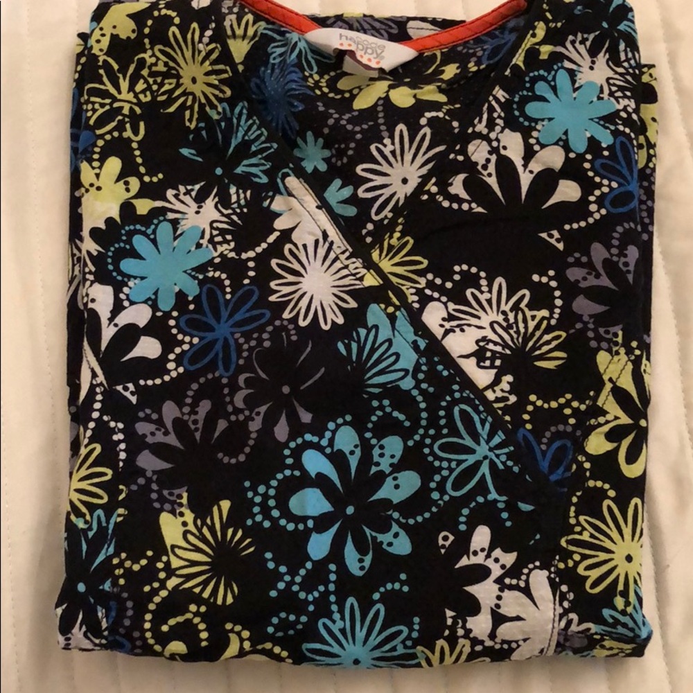 ✅ (3 for $15) Code happy scrub top